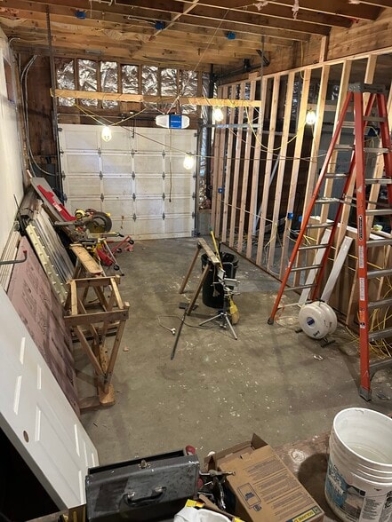 Building Photo - 63 Willow Cir