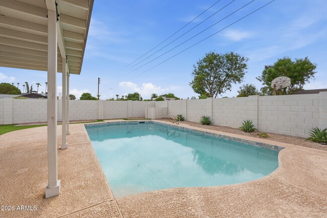 Building Photo - 8355 E Stella Ln