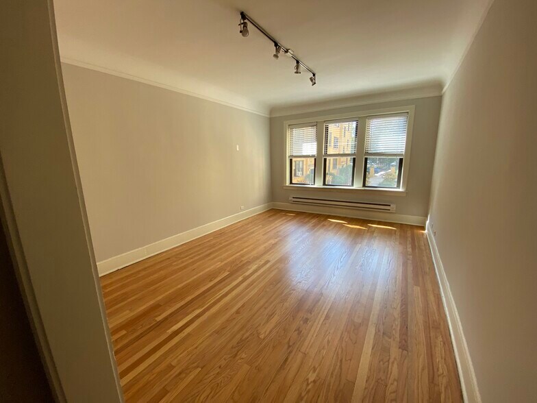 Building Photo - 2331 N Rockwell St