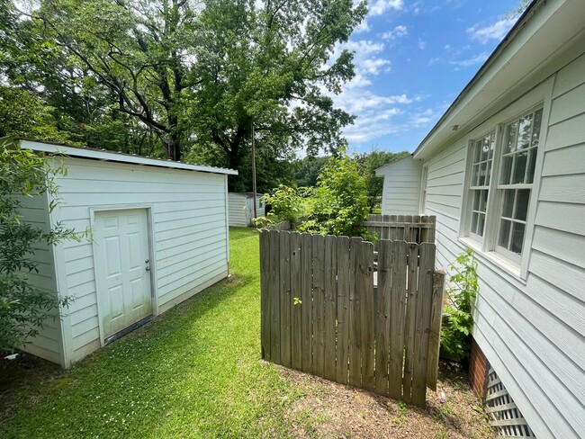 Building Photo - 2/1 Available for Rent in Canton!