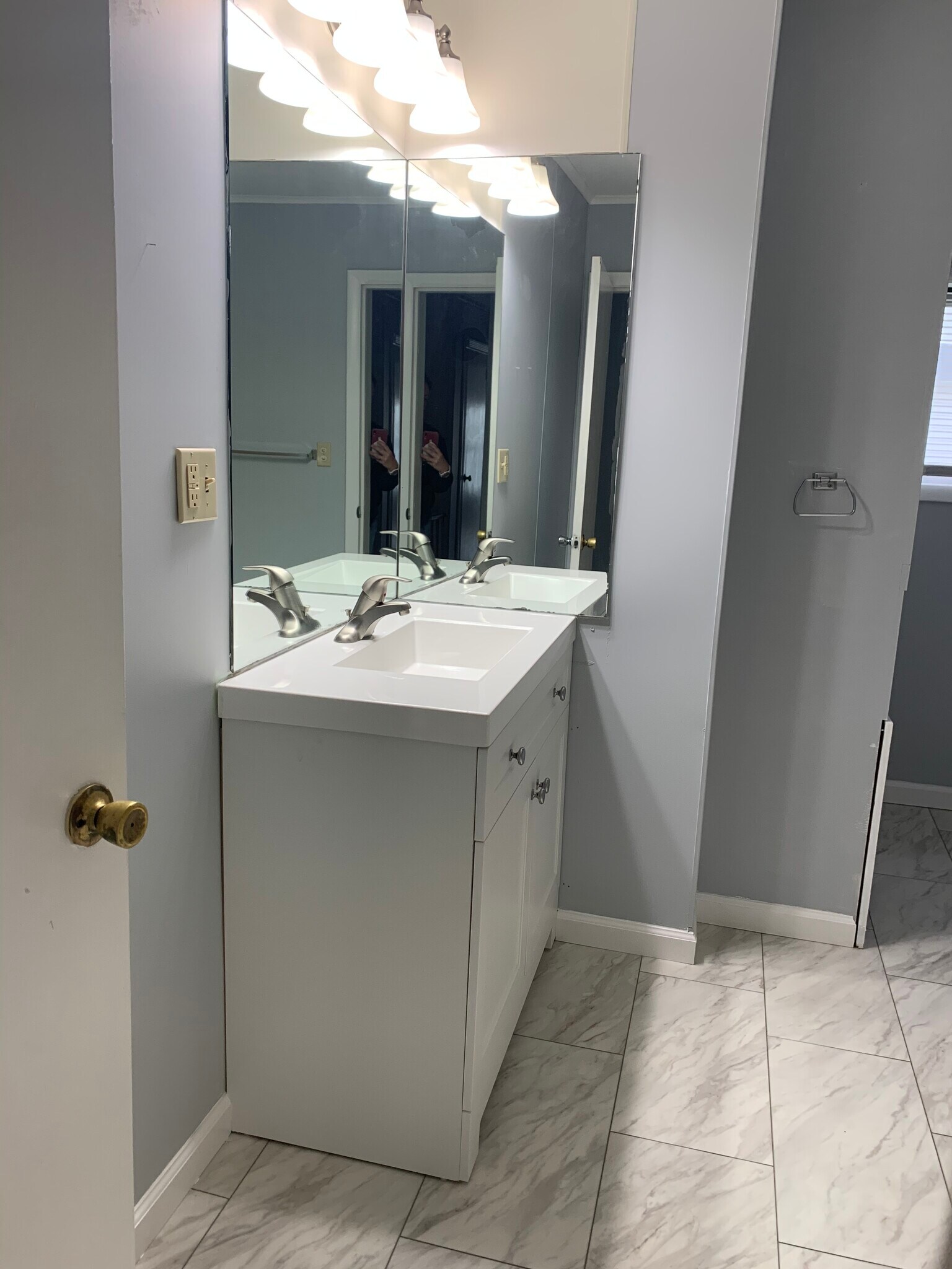 155 Full bath/Second Floor - 155 Main St