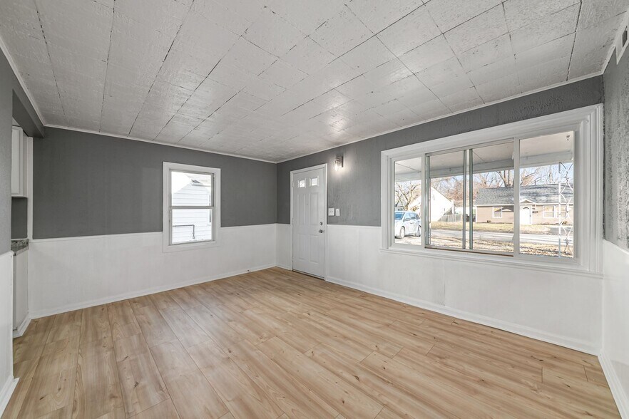 Building Photo - 2861 Woodland Ave