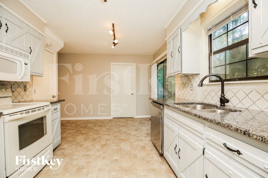 Building Photo - 1011 Wildwood St