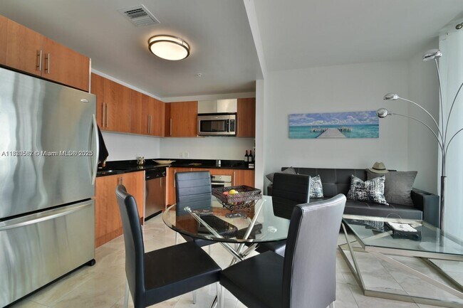 Building Photo - 300 S Biscayne Blvd