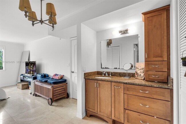 Building Photo - 255 Galen Dr