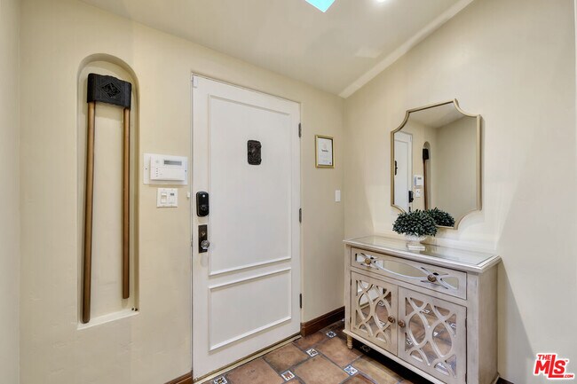 Building Photo - 3425 Oak Glen Dr
