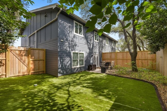 Building Photo - 24700 Whitney Dr