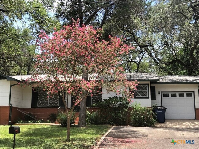 Building Photo - 1175 Canyon Dr