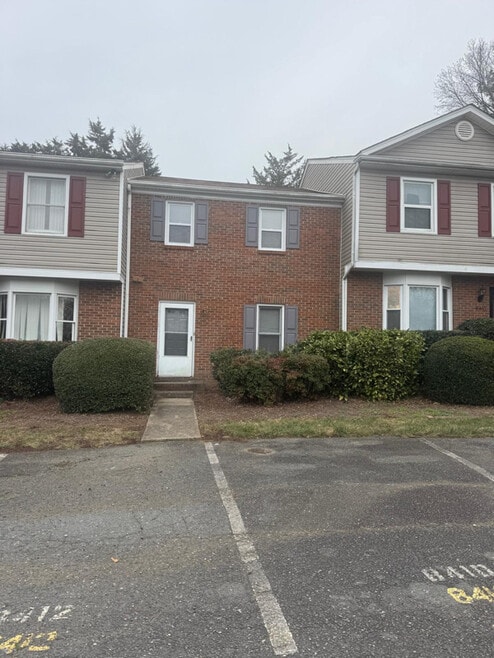 Building Photo - 8412 Rust Wood Pl