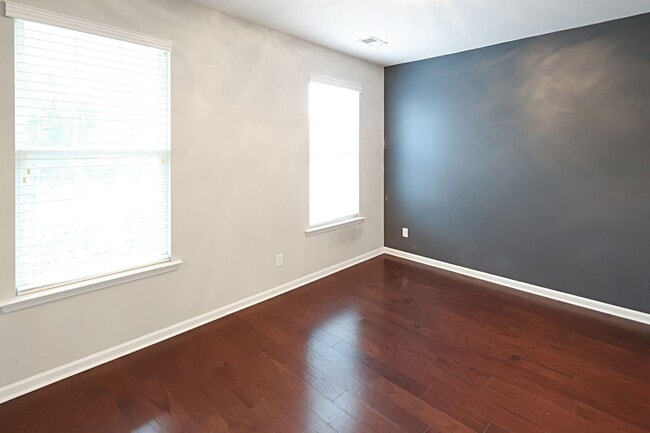 Building Photo - Stunning & Spacious 4 Bedroom Home in Highland Falls Community