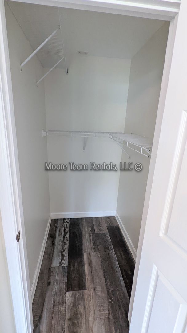 Building Photo - Turnabout Lane Duplex