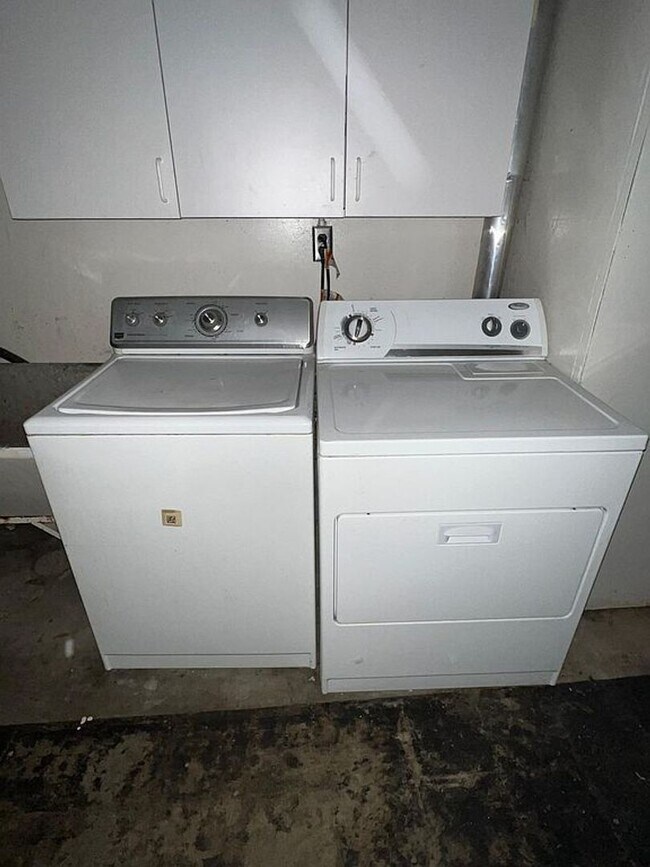 Building Photo - Move-In Ready 3 Bedroom, 1.5 Bathroom Home in Westland