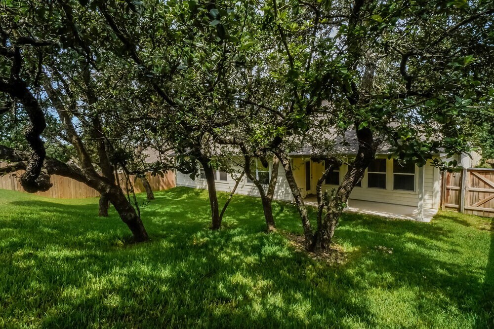 Building Photo - 1105 Wigwam