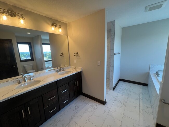 Building Photo - 2652 Century Pine Ln NE