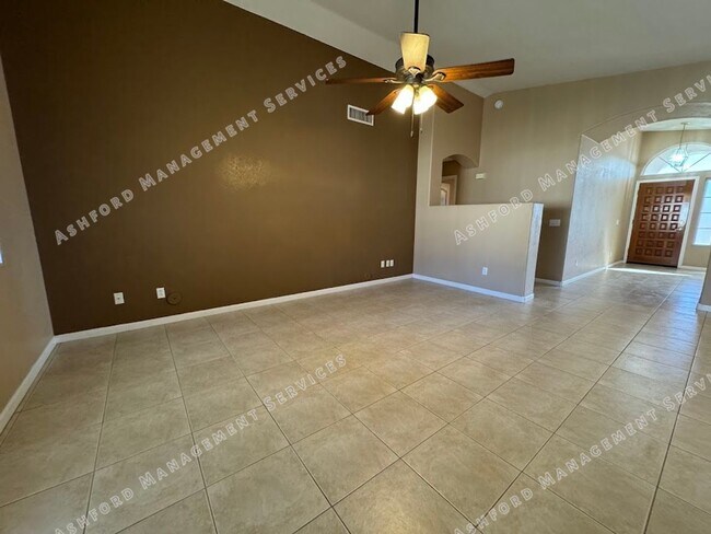 Building Photo - Beautiful Single-Story 3BR Home with Private Pool in North Phoenix