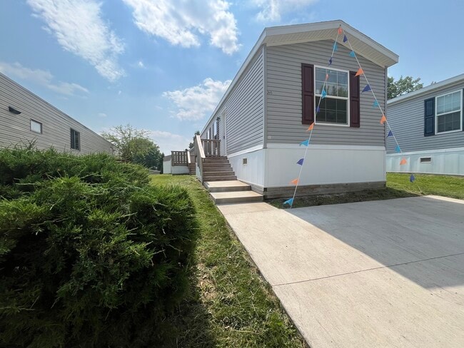 Building Photo - 3701 2nd St