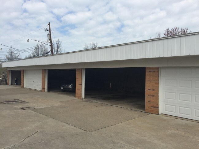 Building Photo - 4281 Mayfield Road Apts.