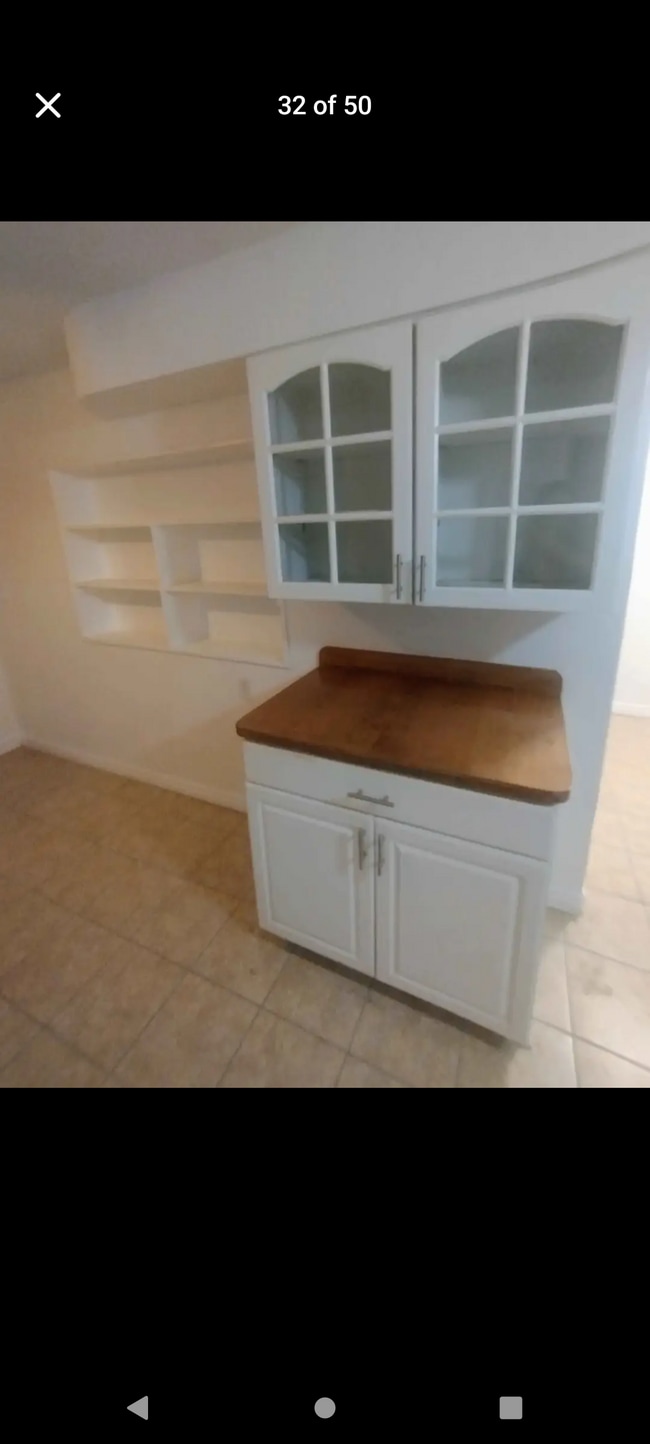 Building Photo - 635 N Nova Rd