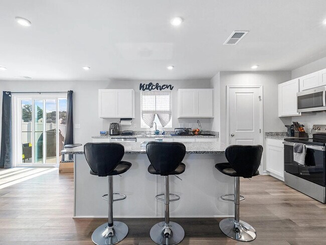 Building Photo - Lease OR Lease to Own