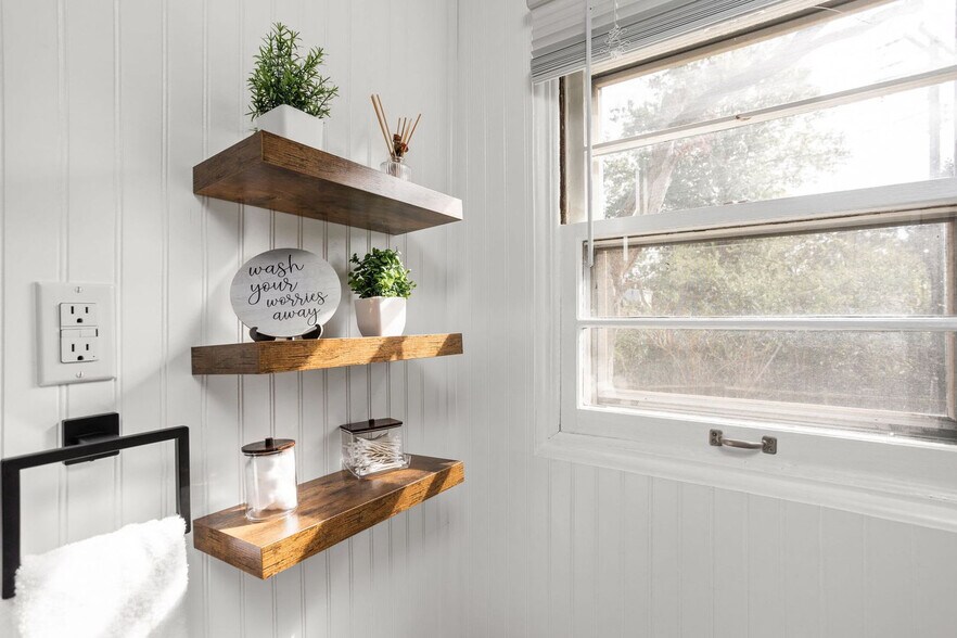 Building Photo - 2307 E 65th St