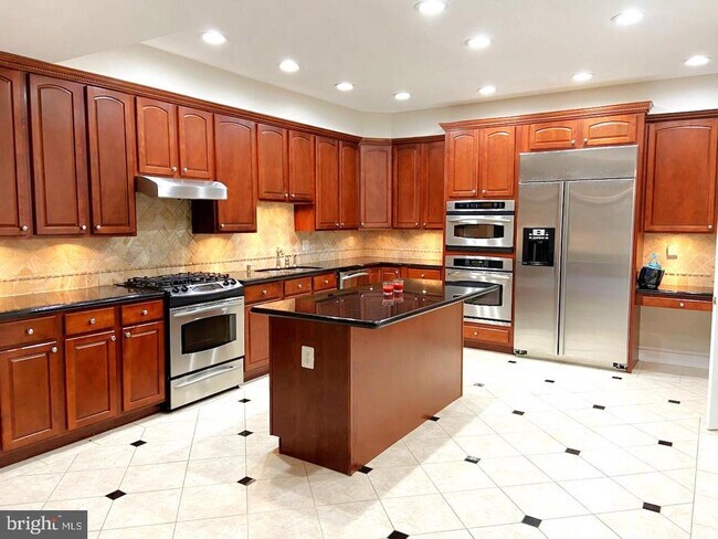 Building Photo - 9809 Hall Rd