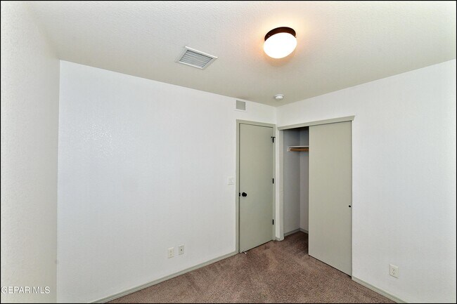 Building Photo - 872 Colbert Shapleigh Pl
