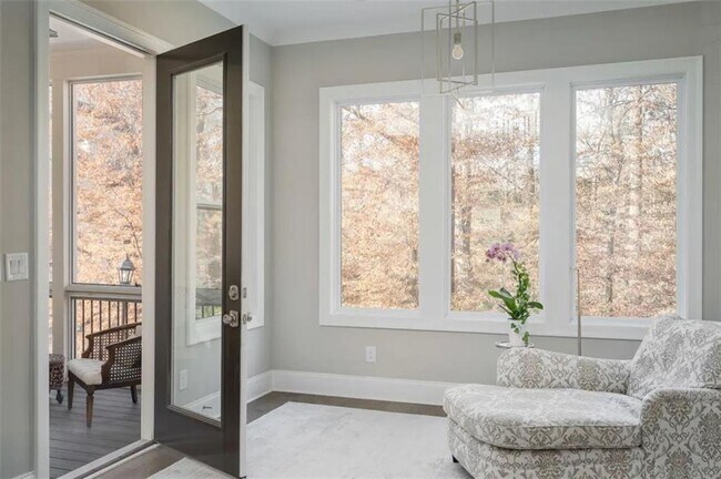 Building Photo - 4518 Collins Ave