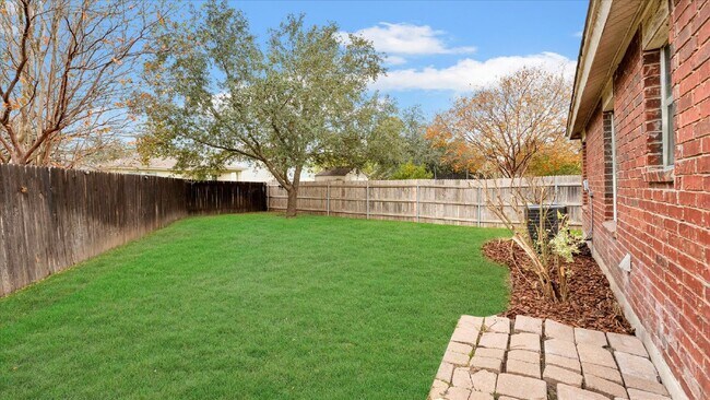 Building Photo - "Charming 3-Bedroom Home with 2 Full Baths in New Braunfels – 1,425 Sq Ft of Comfort on Cherokee ...