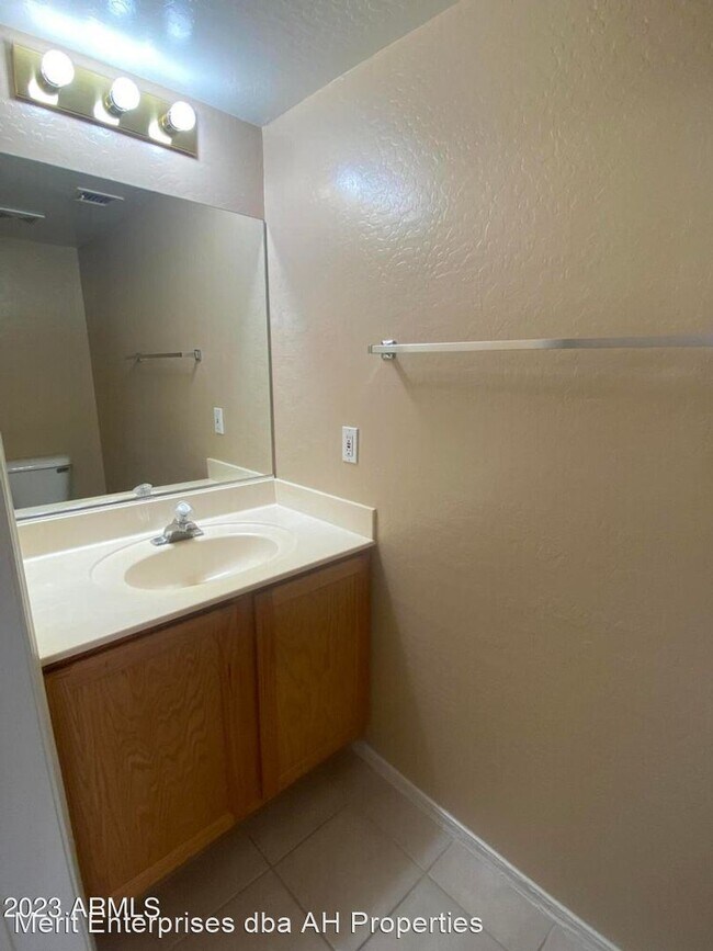 Building Photo - 2 br, 2.5 bath House - 510 N ALMA SCHOOL R...