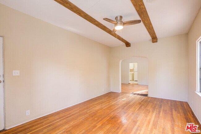 Building Photo - 1492 Silver Lake Blvd