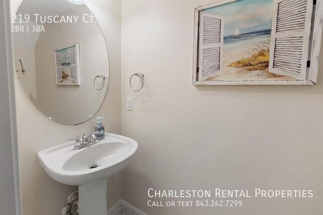 Building Photo - 219 Tuscany Ct