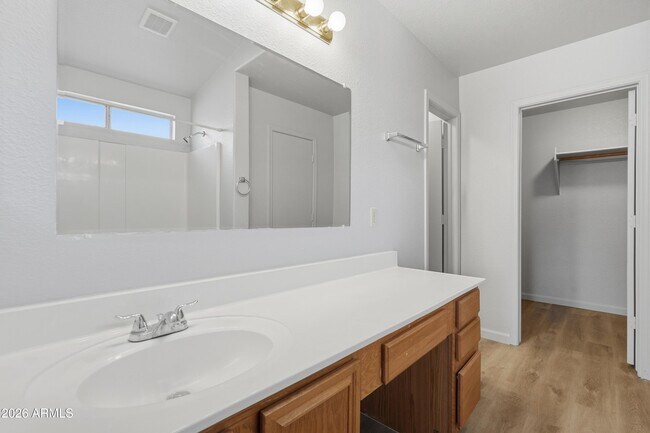 Building Photo - 8811 N 5th St