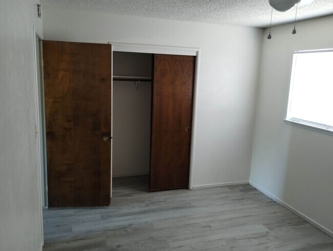 Building Photo - Two Bedroom Apartment Coming Soon! This Wi...