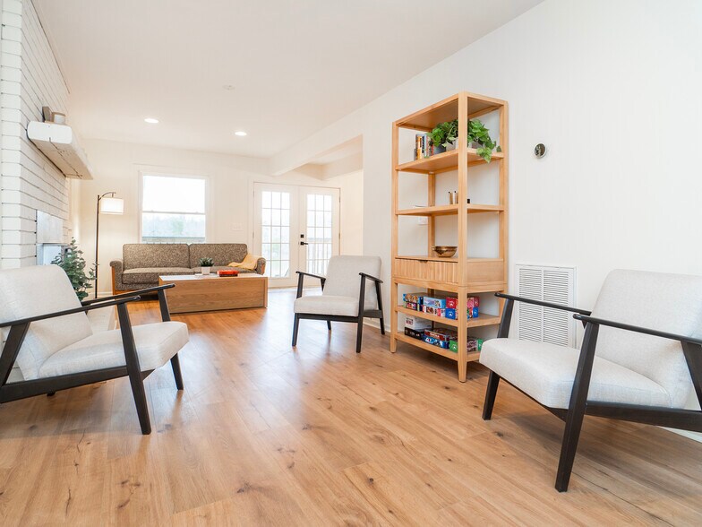 Building Photo - 4315 Hickory Nut Pt