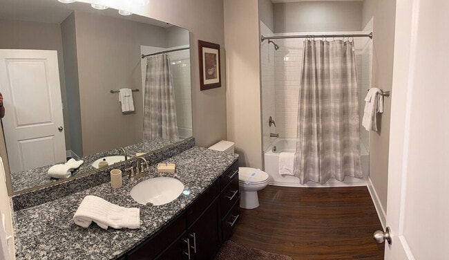 Building Photo - 4735 Sharon Rd