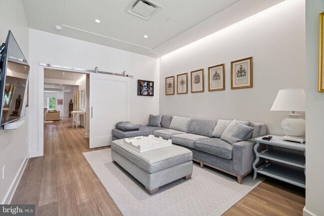 Building Photo - 130 18TH St