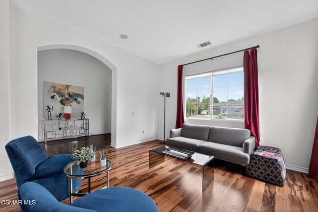 Building Photo - 9651 Sagebrush Ave