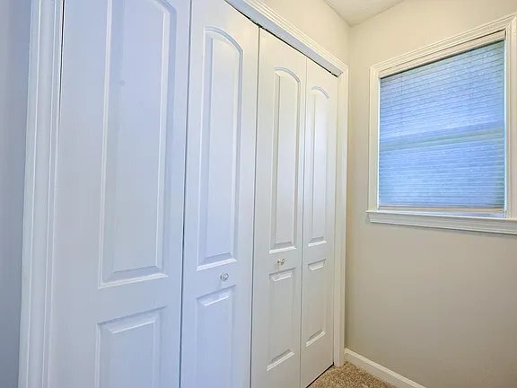 Building Photo - 718 Juniper Dr