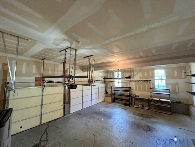 Building Photo - 4700 Jaydee Dr