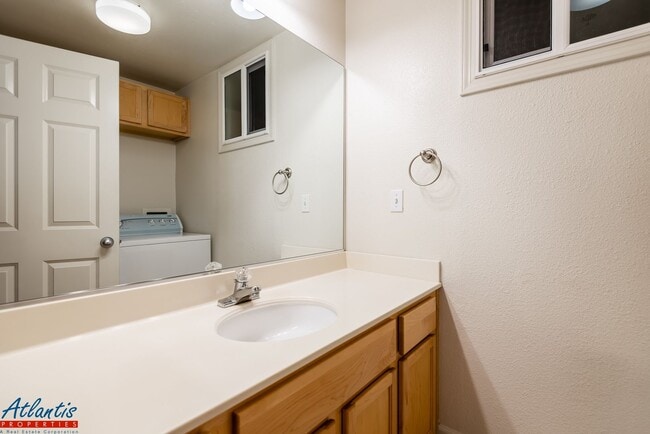Building Photo - Bryant Place Condo | Downtown Mountain View