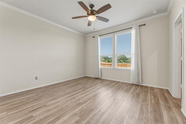 Building Photo - 428 English Oak St