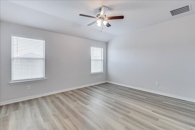 Building Photo - 1634 Comfy Wy