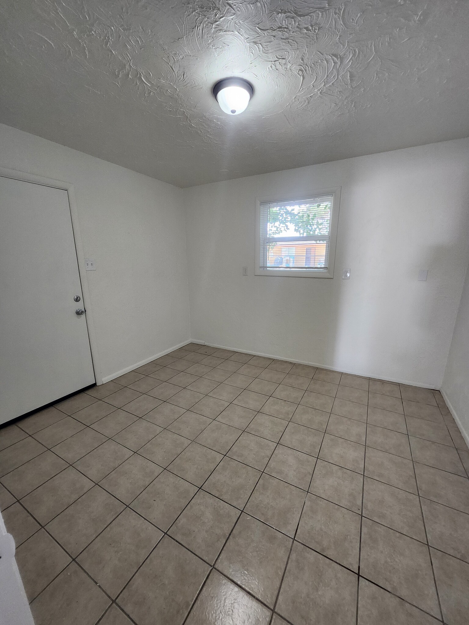 Building Photo - 1617 Stull Dr