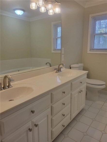 Building Photo - 3370 Westbrook Rd