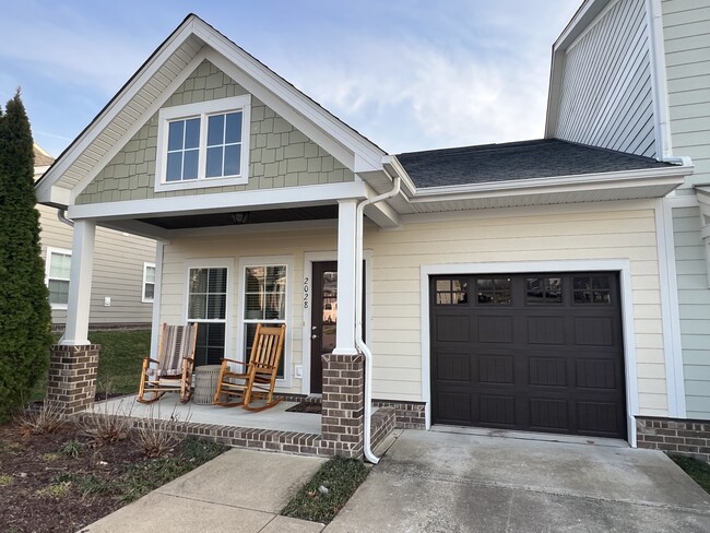 Building Photo - 2028 Gracious Dr