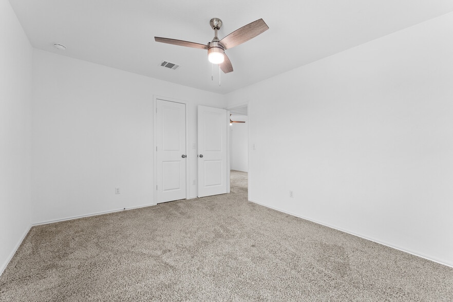 Building Photo - 129 Escondido Cir