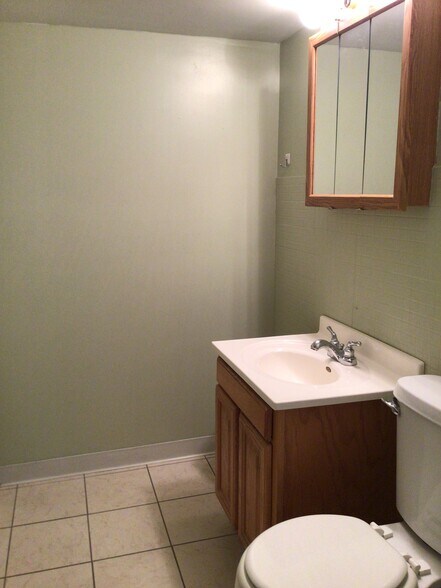 Building Photo - 4118 N Western Ave