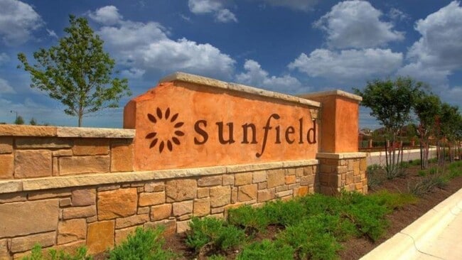 Building Photo - 408 Kapok St