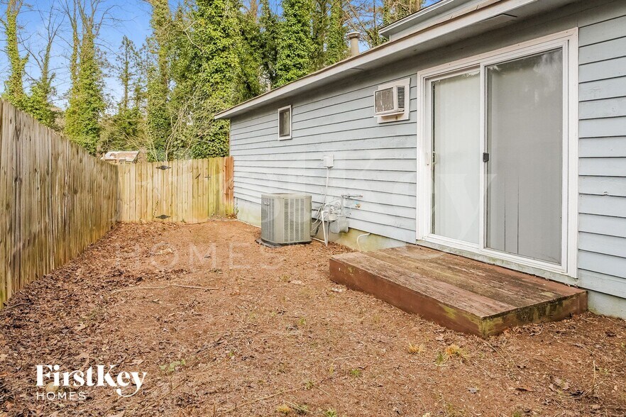 Building Photo - 446 Ridgetop Dr NW