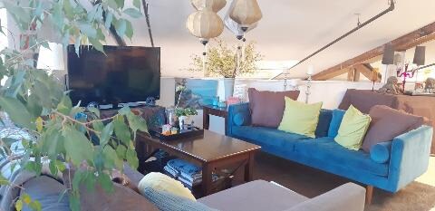 LIVING RM - 2934 Ford St